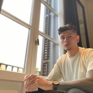 Meet your Posher, Daniel